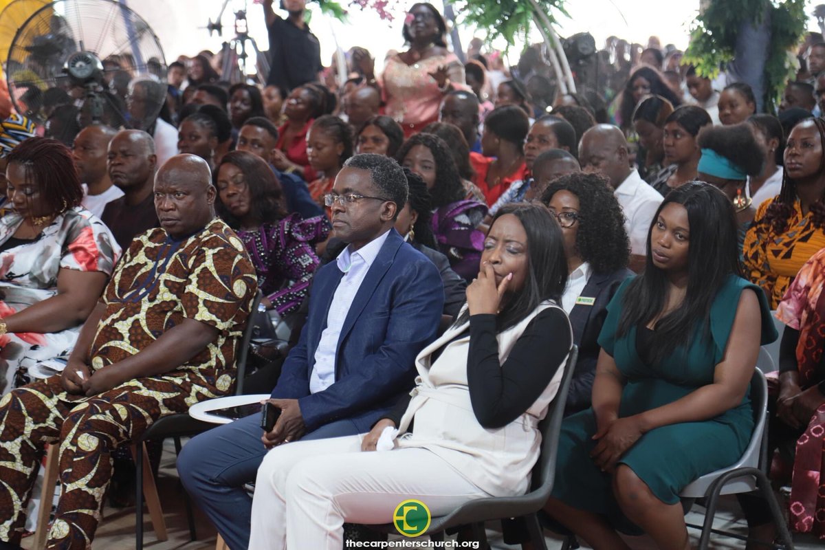 TCCPH's tweet photo. Special Birthday Solo presentation in celebration of the Birthday of the Presiding Pastor, Pastor Nkechi Ene (Mrs.)
#HappyBirthdayPastorKech #LegacyService #OurSeasonOfFlourishing #eChurch #ChurchWithoutBorders #TCCPH https://t.co/3kyahSnR4A