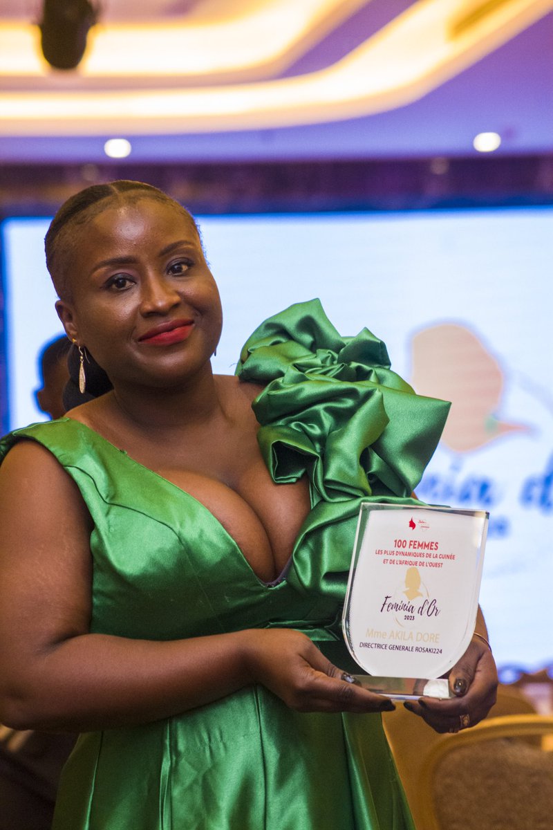 souadoregn's tweet photo. #DistinctionRosaki224
Félicitations aux 100 femmes les plus dynamiques de la Guinée et de l’Afrique de l’Ouest ,particulièrement à la promotrice du concept Manger Sain et Sympa @224Rosaki ,distinguées hier lors du Feminia d’Or 2023.
#rosaki224
#goumougraphics https://t.co/Wq9dYY0ctz