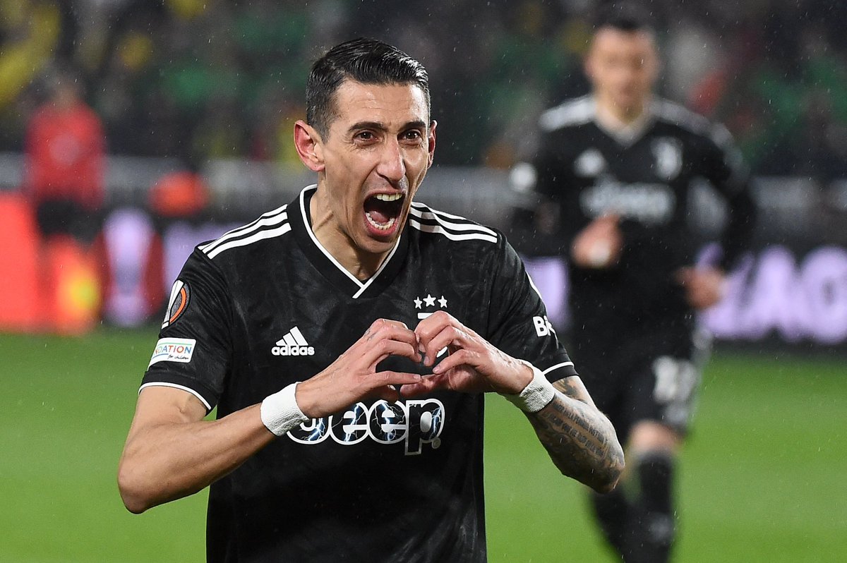 FabrizioRomano's tweet photo. Ángel Di Maria, out of contract in June. Juventus director Calvo: “He’s a leader in the dressing room, we want to keep Di Maria”. ⚪️⚫️🇦🇷 #Juventus

“We’re speaking to his representatives, we negotiate with headlights off — we are confident”, he added. https://t.co/C7on7jOXEy