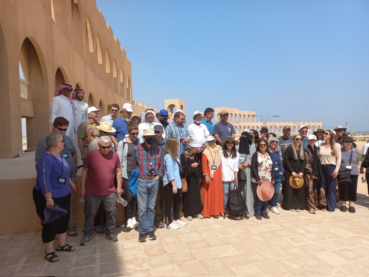 سعدتُ والزملاء :
أ. <a href="/mtaweel2030/">Mtaweel2030 “English Tour Guide”</a>
أ. <a href="/MrAliSalehE/">Ali</a>
أ. @Alhiaam2014
بجوله سياحيه رفقة موظفين أجانب متقاعدين من شركة <a href="/saudi_aramco/">أرامكو</a> زرنا خلالها :
• ميناء العقير التاريخي
• المسرح الروماني
• شاطيء العقير
• مخيم الأمانه
حياهم الله وحياكم بالسعوديه بالمنطقه الشرقيه.