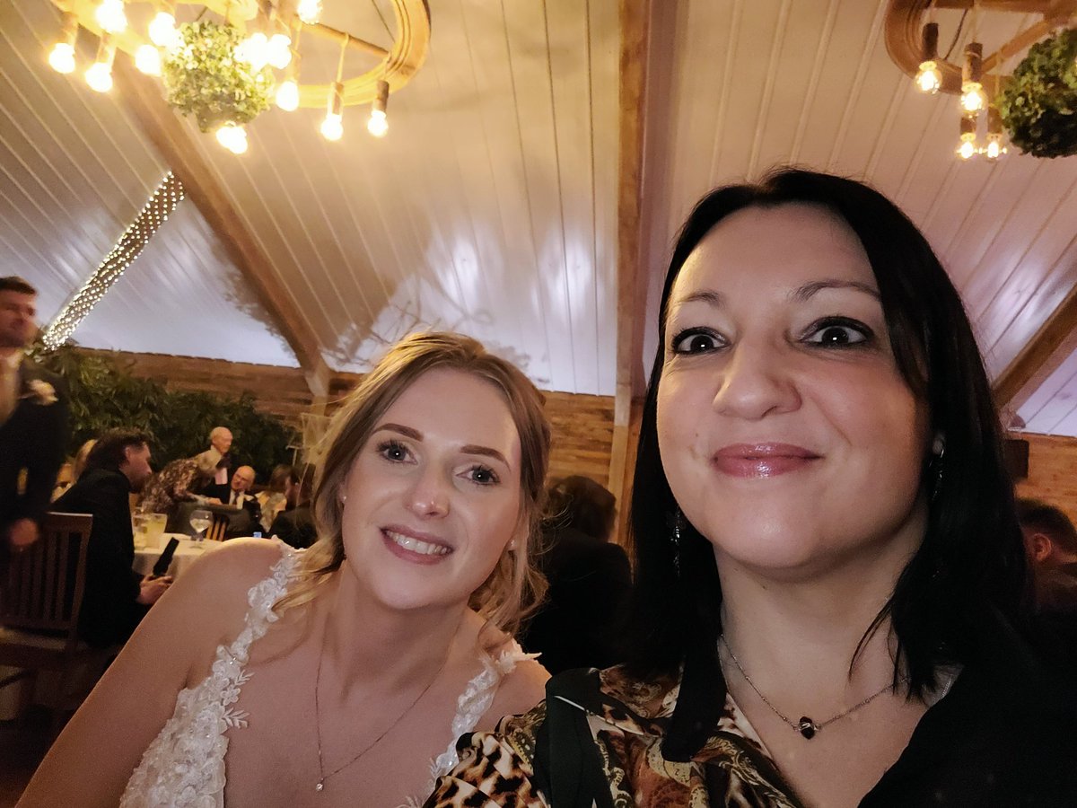 fairycb's tweet photo. Amazing wedding. Thanks to the Robibsons for an amazing day!! https://t.co/1bjGS89FVC