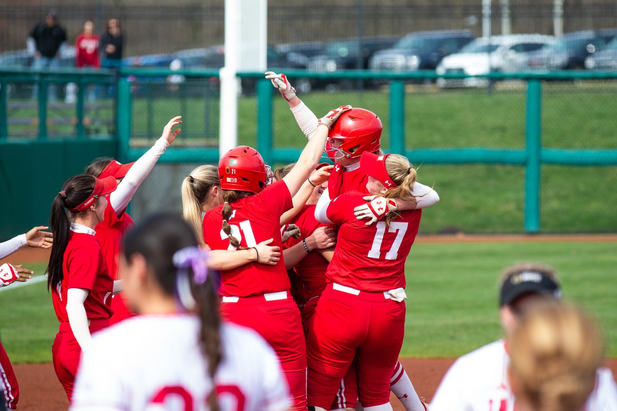 Wisconsin Softball (@badgersoftball) on Twitter photo Just how she wrote it up!✍️
When <a href="/emilycathleen1/">Emily Bojan</a>'s first collegiate hit is a game-ending, 3-RBI double, the whole team celebrates 🙌
#OnWisconsin Just how she wrote it up!✍️
When <a href="/emilycathleen1/">Emily Bojan</a>'s first collegiate hit is a game-ending, 3-RBI double, the whole team celebrates 🙌
#OnWisconsin