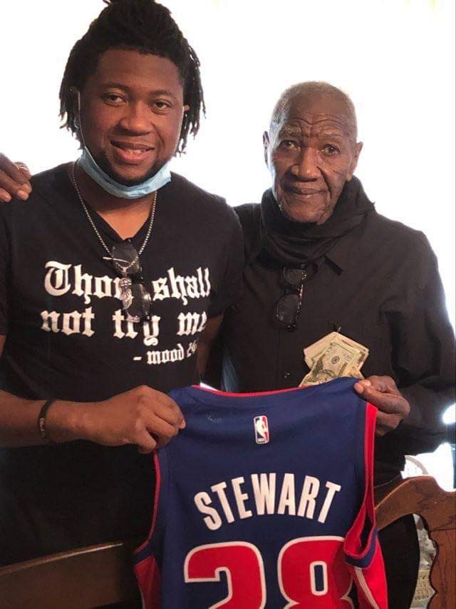 CaptainMarc95's tweet photo. Lost somebody special to me today, the patriarch of the Stewart family.  😭🙏🏾#RIPGranddad https://t.co/Zp6AWHJRRf