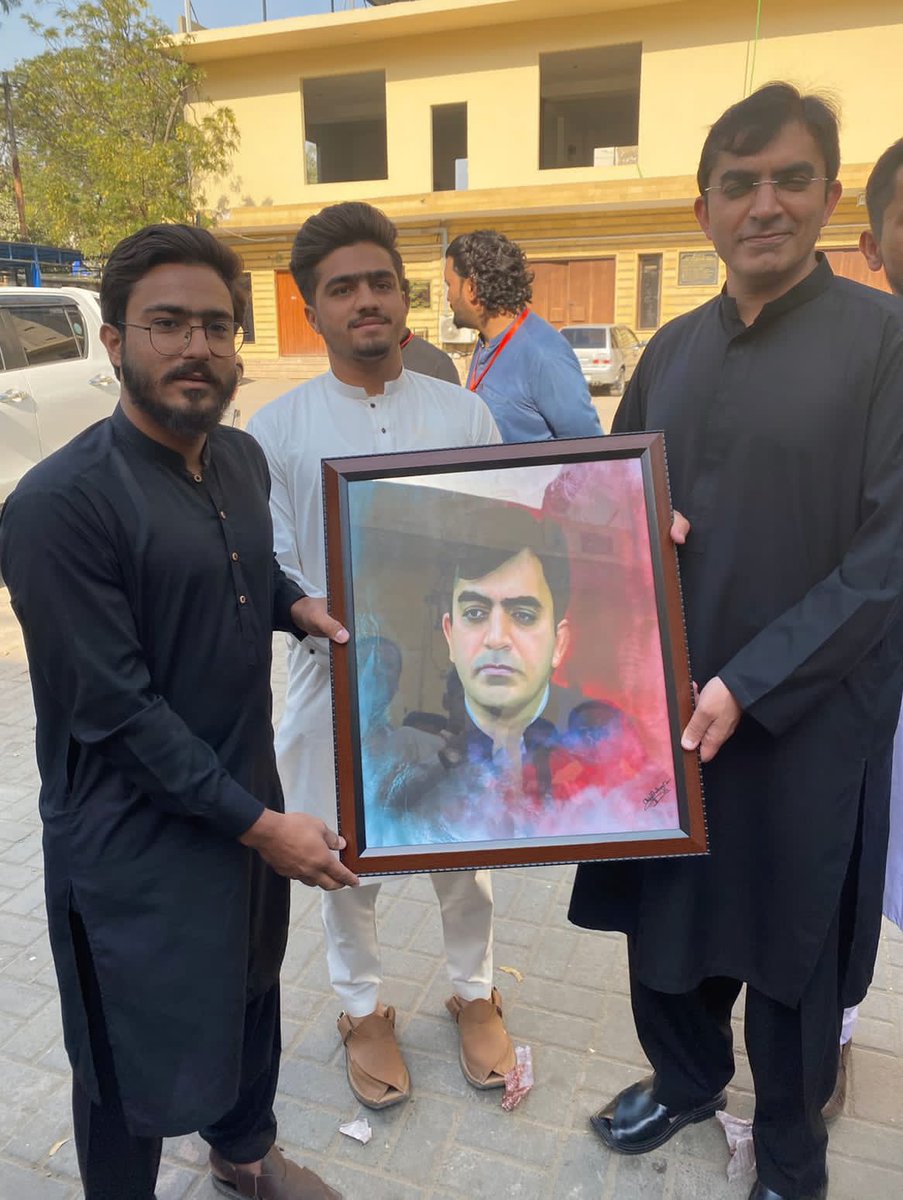 Presenting mohsin dawar's digital Portrait to him...
#@mjdawar