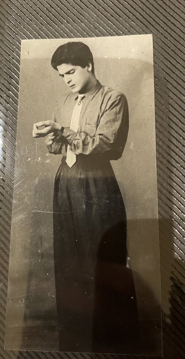 Rest in Peace Mohammad #QaviKhan Lala. End of a long, versatile acting career. 
Pic from an album of his childhood friend from #Peshawar, Tahir Soofi