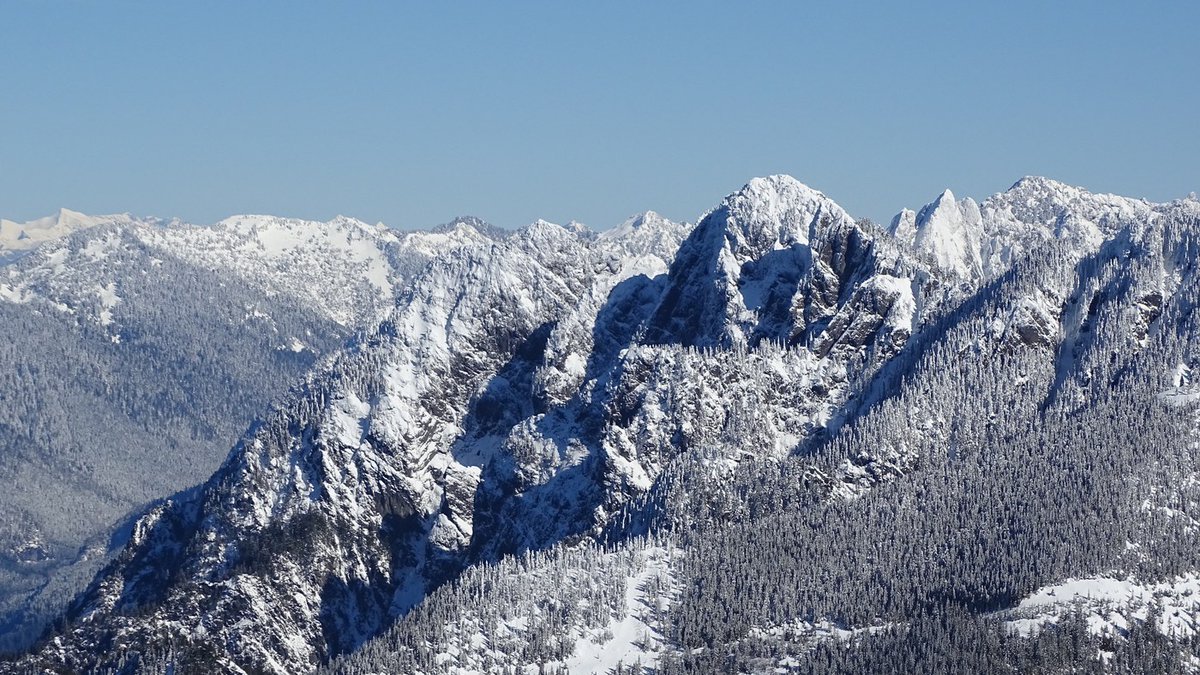 UW's tweet photo. π Mailbox Peak
Located in the North Bend area, this hike got its name by having an actual mailbox on the top of the mountain! π¬
β Remember to check the weather forecast before departure βοΈ
#WashingtonWeekend
π·
Photo 1: Kai Yuen
Photo 2: shifter https://t.co/H7x3yiA7dP