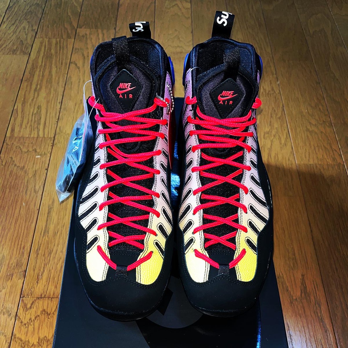sneakermafia777's tweet photo. Supreme × Nike Air Bakin Black/Multi GOT’EM👟✨
@nike 👑
#nike
#airbakin
#supreme
#blackmulti
#still
#SNKRSKickCheck #snkrskickcheckjp #yesnike
#kickstagram #igkicks #igsneaker #snkrpic
#sneakerhead #sneakergram #kickstagram https://t.co/1NrDlVnpXF