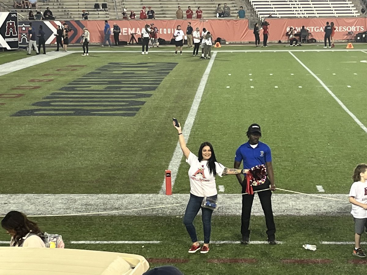 queenbspice's tweet photo. #RoughneckNation has one sad lil ole cheerleader #DrillEmHard #Copywritten #Cccc https://t.co/GvUbHf9N4V