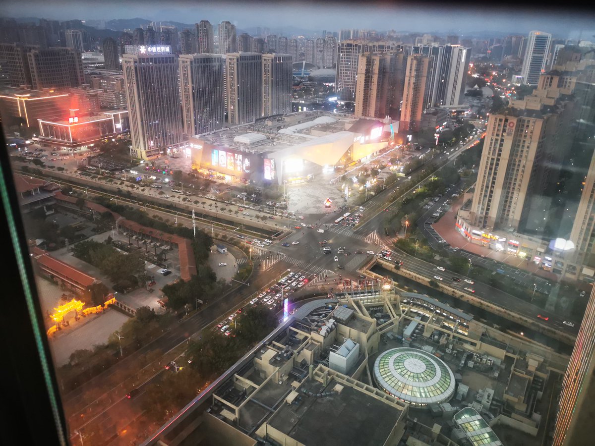 以后不说是币圈里的人了，这个圈子极度虚伪奸诈阴险。
天天上演农夫与蛇的故事，不小心还会把小命搞没了。
全推唯一安静的干货炒币大王，恐怕只有K线中带有杀气，以交易为生的路遥。<a href="/LuYao_Trader/">路遥 | Trader</a> 🤣🤣🤣