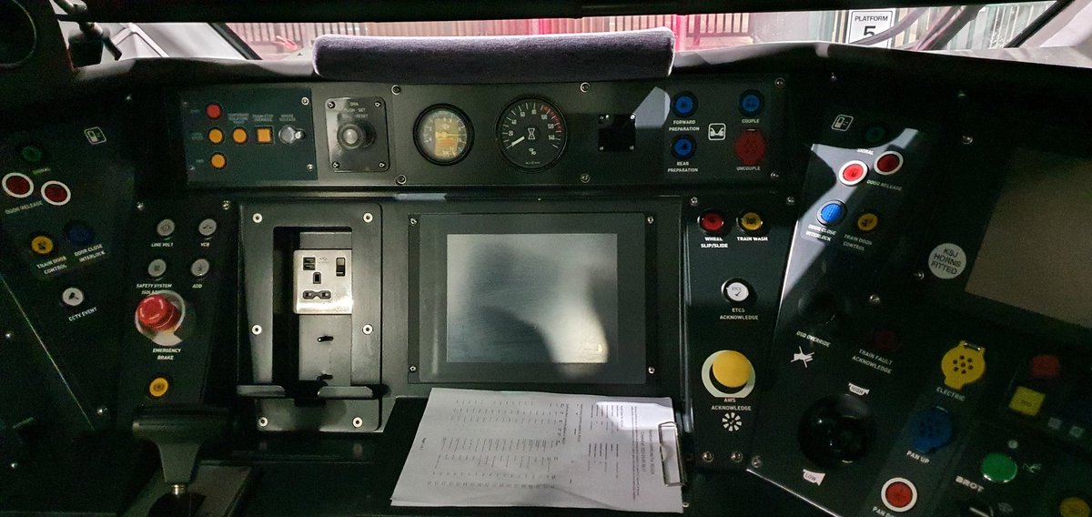 Naphtali on Twitter "Pan Down, Aux Off"