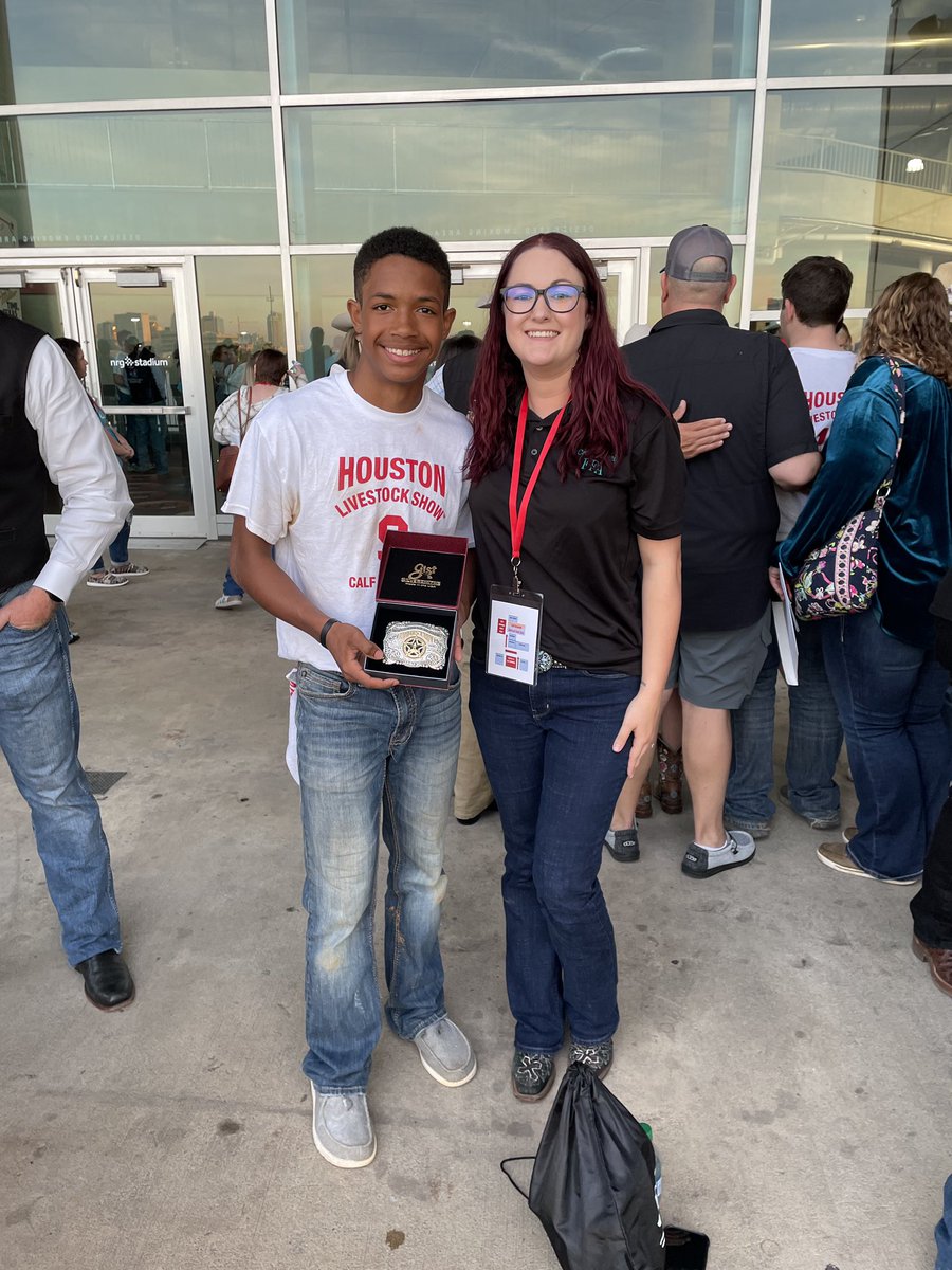 Jahamante was the first one to catch tonight earning him a belt buckle! He also gets to come back on March 19th to compete in the Super Scramble! We could not be more proud of you kiddo! Way to represent the Creek! ❤️💛🐮<a href="/CaneyCreekHS/">Caney Creek High School, Conroe ISD</a>
