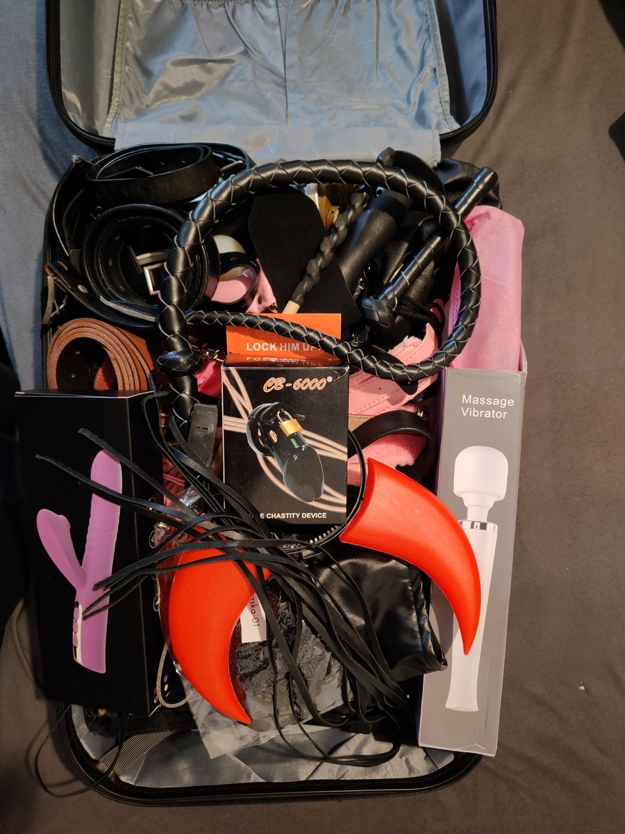 LadySithia's tweet photo. One of my most valuable suitcases... I couldn't live without these😈
@dommes_rt @rt_feet @RTDoms @RTSubby_ @rt_rampage5 @adults_RT @Scarlett_mudpup @Switch26126210 @findomWoR  @RtSlave_Dommes @puppet3245 @Feetopia @rtfeetslave1 @rtslv774 @RTLOSER femdom findom fetish bdsm cuckold https://t.co/UQ8Cse5QE4