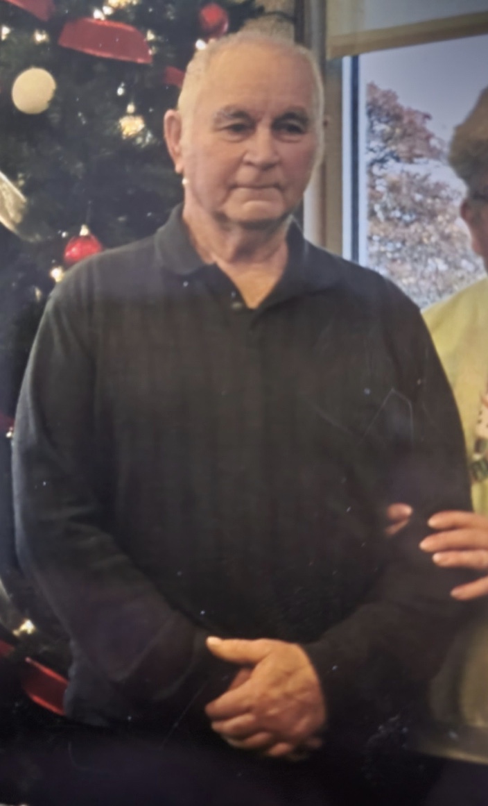 MarionIaPolice's tweet photo. The MPD is looking for Pardon Keith, age 77. He  has Dementia, Alzheimers, and Diabetes.  He was last seen on a walk near the Marion Jiffy Lube around 2pm, today, and was wearing a black hat that says "RETIRED", a navy blue jacket and gray pants.  

Please call us if you see him. https://t.co/a0LW2qx5dN