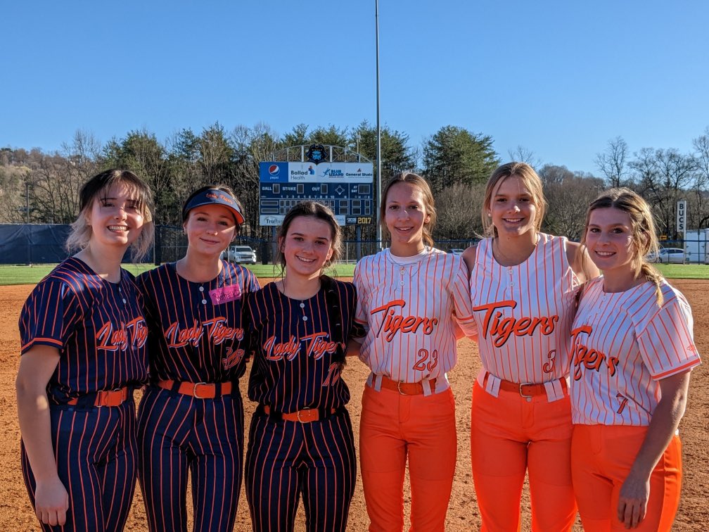 Had an amazing time at the ETSU prospect camp today! Learned many new things to help me moving forward in my softball career! Thank you coaches for this great camp today! #gobucs <a href="/ETSUSoftball/">ETSU Softball</a> <a href="/CoachmilliSB/">Cheryl Milligan</a> <a href="/CoachGrampp_/">Coach Grampp</a>
