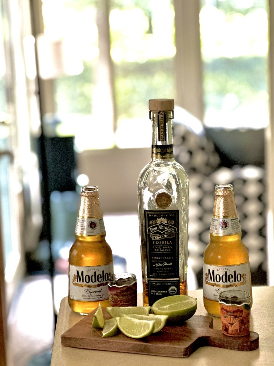 SimiWill's tweet image. Anyone else doing Sunday as it was intended to be done!?!  

#SundayFunday #Tequila #DonAbraham #Modelo