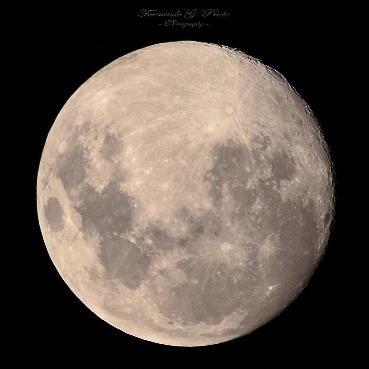 Esta Luna casi llena ya se deja ver en el cielo de Baires... 🤩🌔👌
📷🇦🇷 05/03/23
#MoonHour #MoonLovers #ObserveTheMoon #LUNA #astronomy #FullMoon