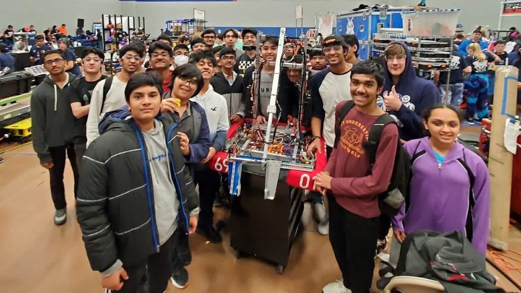 The Vanguard Space Dolphins didn’t just compete today, they showed compassion to another team in need. A competing team's robot claw broke &amp; our team let them use their spare robot so they could stay in the game! #DiscoverVanguard #MISD_CTE #DifferenceMaker #MISDExcellence