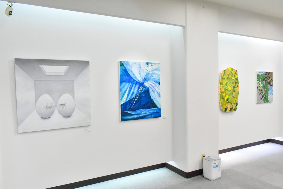 shibatacho's tweet photo. おはようございます!
芝田町画廊企画 公募展「Currently art 展」本日もよろしくお願いいたします。
今展は、各作家が20~30号1点と、0~10号を2~3点づつ出展しています。
大きめと小さめの違いなども見比べてお楽しみください。
#公募展 #currentlyart #art #芝田町画廊 #大阪 #梅田 https://t.co/OfLh9BDKZd