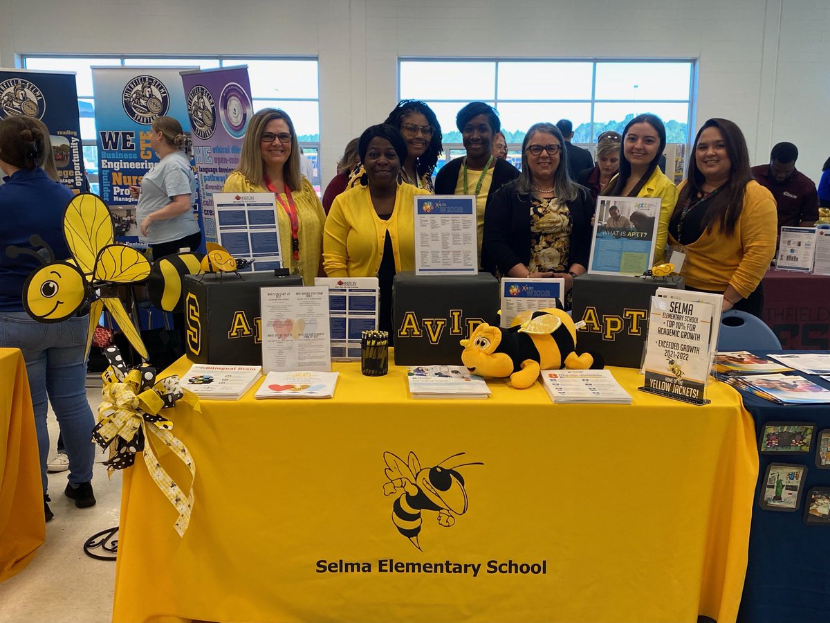 This amazing team of educators present in mind, body, and heart at the JCPS Showcase of Schools! We just love bragging about Selma E!   💛🖤💛🐝#SESHasHeart