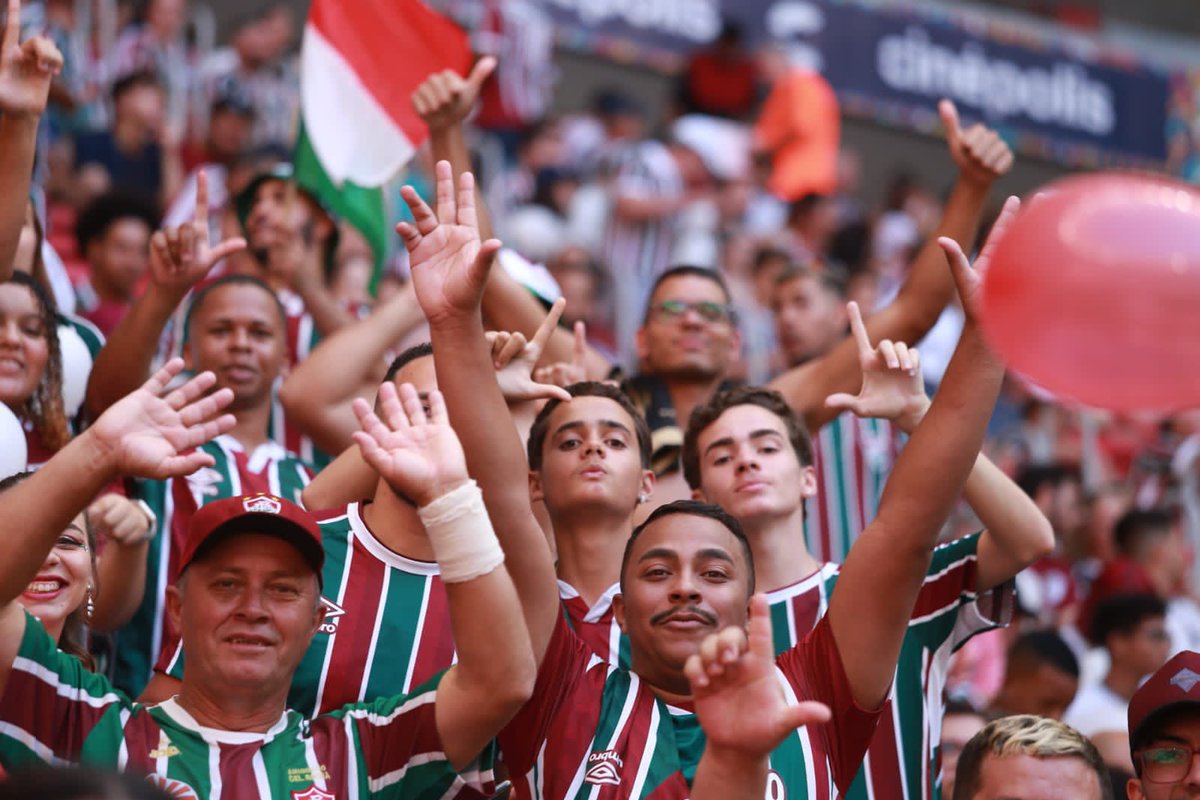 FluminenseFC's tweet photo. A Melhor e Mais Bonita do Mundo representou demais em Brasília! 🤩❤️💚

Tweet para enviar os vídeos de ontem 👇

📸: Igo Estrela/Metropoles https://t.co/JQsQCD4afN