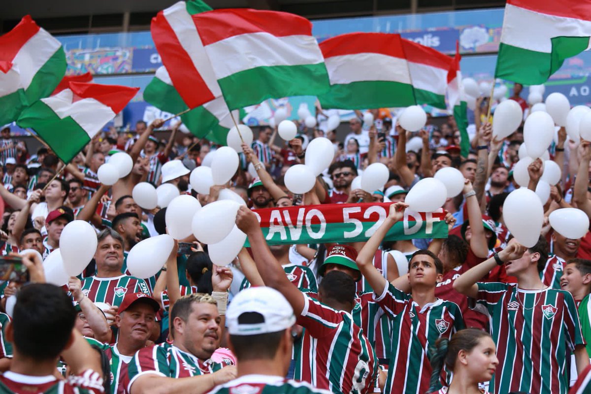 FluminenseFC's tweet photo. A Melhor e Mais Bonita do Mundo representou demais em Brasília! 🤩❤️💚

Tweet para enviar os vídeos de ontem 👇

📸: Igo Estrela/Metropoles https://t.co/JQsQCD4afN
