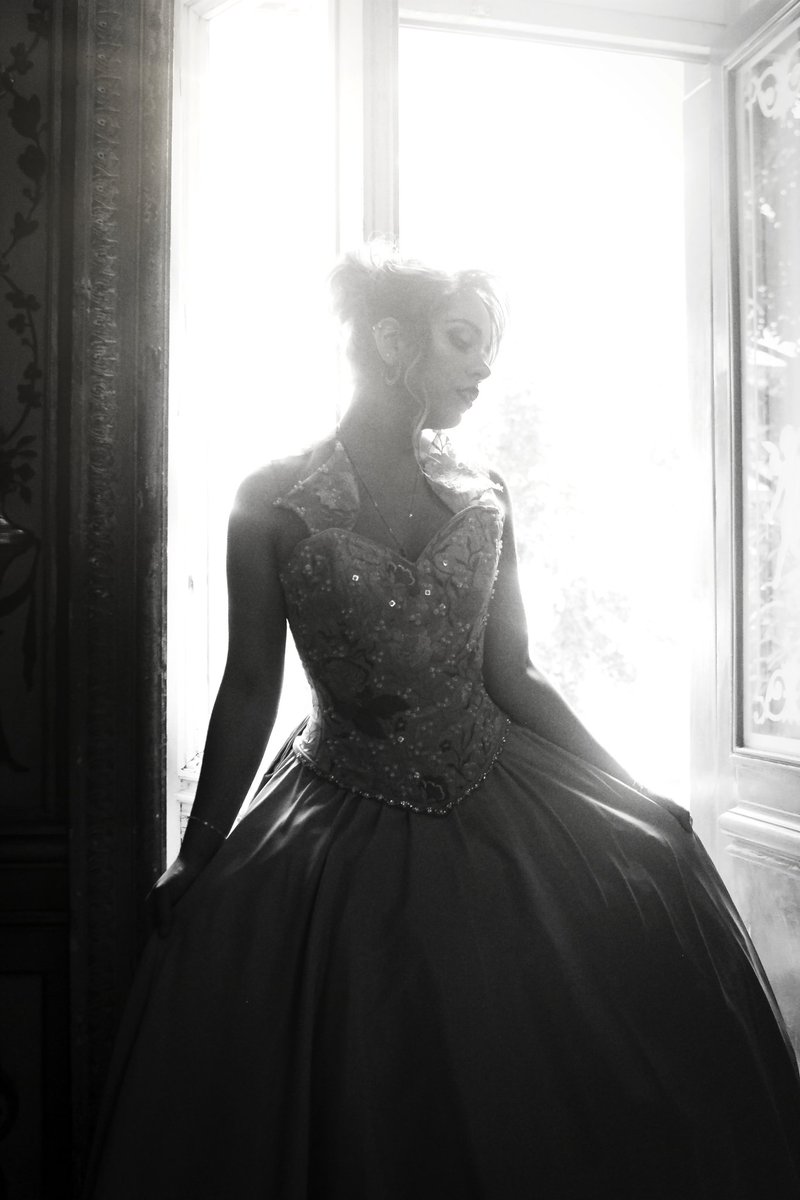 Backlight................................................................................ . . . #bnw_society #bnw_rose #bnwportraits #bnwinstagram #bnw_zone #bnw_addicted #bnw_users #bnw_photography #bnwcaptures #canon