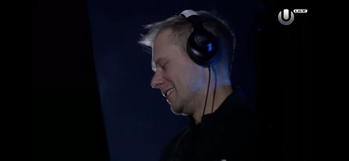 iuly_csi's tweet photo. Pure joy while playing as always @arminvanbuuren  #UltraAbuDhabi https://t.co/Vd50PrqFvS
