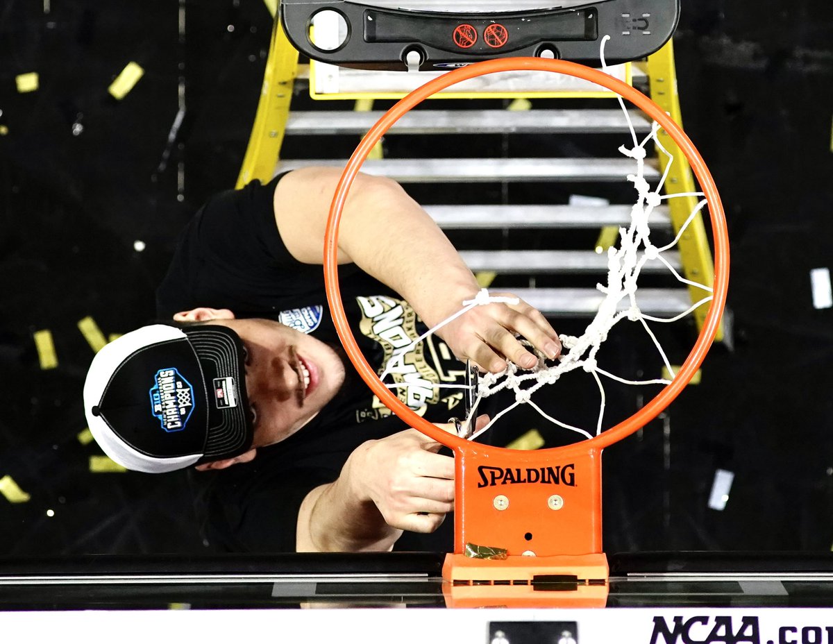 ✂️ Zach Edey laughs at your silly ladders.