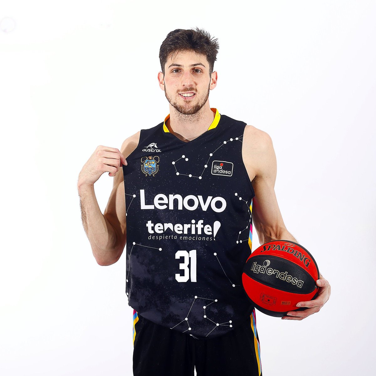 radioclubSER's tweet photo. 🖤💛 ¿Quieres ver el debut en casa de Leandro Bolmaro con el @CB1939Canarias? ¡Haz RT!

🔘 Sortearemos durante la semana DOS INVITACIONES INDIVIDUALES https://t.co/KVjhBUzaTV