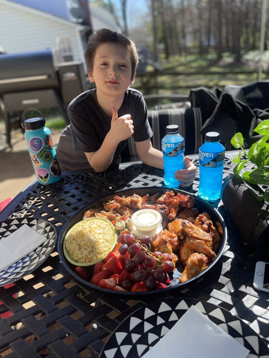 ColtD14's tweet image. Got down on the Traeger today for lunch with my little man. Colt the bolt loved his wings. 👍🏼🤘🏼🙌🏼🤩✨🥰 @TraegerGrills @TraegerGrillsUK #wings #bbq #buffalowings #delicious #happysunday