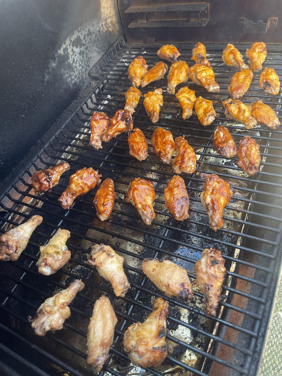 ColtD14's tweet image. Got down on the Traeger today for lunch with my little man. Colt the bolt loved his wings. 👍🏼🤘🏼🙌🏼🤩✨🥰 @TraegerGrills @TraegerGrillsUK #wings #bbq #buffalowings #delicious #happysunday