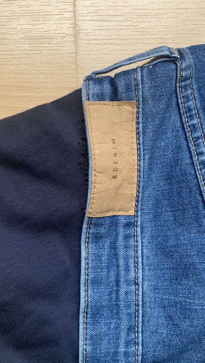 maedchenmama66's tweet photo. #wish2hand #umstandsmode #schwangerschaft habe eine H&amp;M Umstandsjeans Skinny in Größe M gegen Versandkosten von 2,75€ abzugeben ( sehr guter Zustand, nur am Bund ist die Naht etwas überdehnt, siehe Bild) https://t.co/1veqr6Egb3