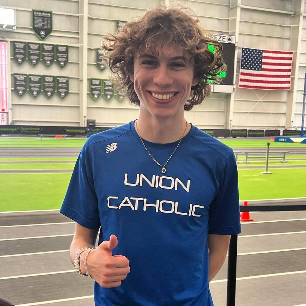 uctrack's tweet photo. Jimmy Wischusen wins the 3200m in a School Record time of 9:05.80 (4:40-4:25). #uctrack #team #mocchamp https://t.co/JRX5CznGSg https://t.co/D2iv8vP9JU