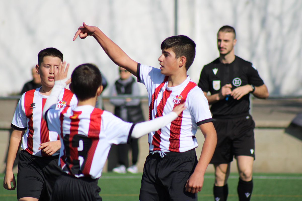 ‼️L' equip de la setmana, l'Aleví D, aconsegueix la victòria davant el Sant Feliu de Codines (11-1)

Enhorabona, equip, pel partit i la temporada que esteu fent, a seguir així! 🔴⚪️