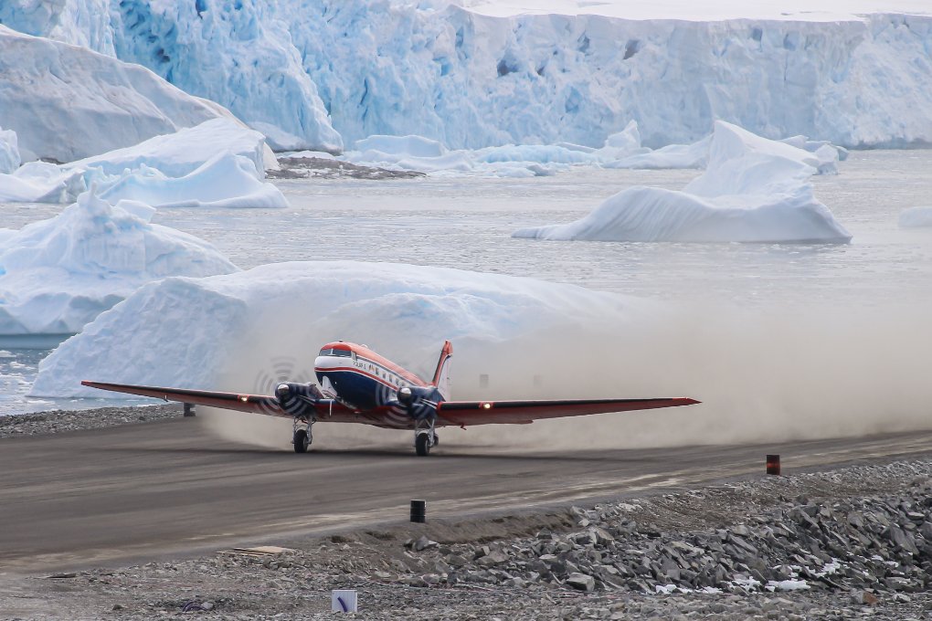 Matt Hughes (@hughes_matt) on Twitter photo The last Basler (AWI) leaving the continent for the season.
We've got one more Twin Otter to fly north and a few more Dash-7 rotations before we fully closeout the flying season down here.
<a href="/BAS_News/">British Antarctic Survey 🐧</a> The last Basler (AWI) leaving the continent for the season.
We've got one more Twin Otter to fly north and a few more Dash-7 rotations before we fully closeout the flying season down here.
<a href="/BAS_News/">British Antarctic Survey 🐧</a>