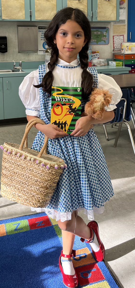 RothackerReads's tweet image. Read Across America Week 2023 Character Parade @CoconutCreekES