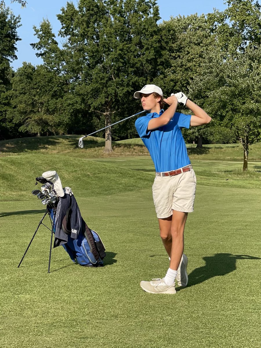 Congratulations to Bo Twerdahl for committing to play D1 Golf at Tennessee State University!  They are getting a sneaky good golfer.  Don’t sleep on him. Proud of you Bo!
#uKNIGHTed