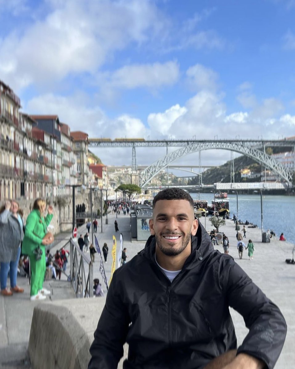 PrettyLittleThing tweet media