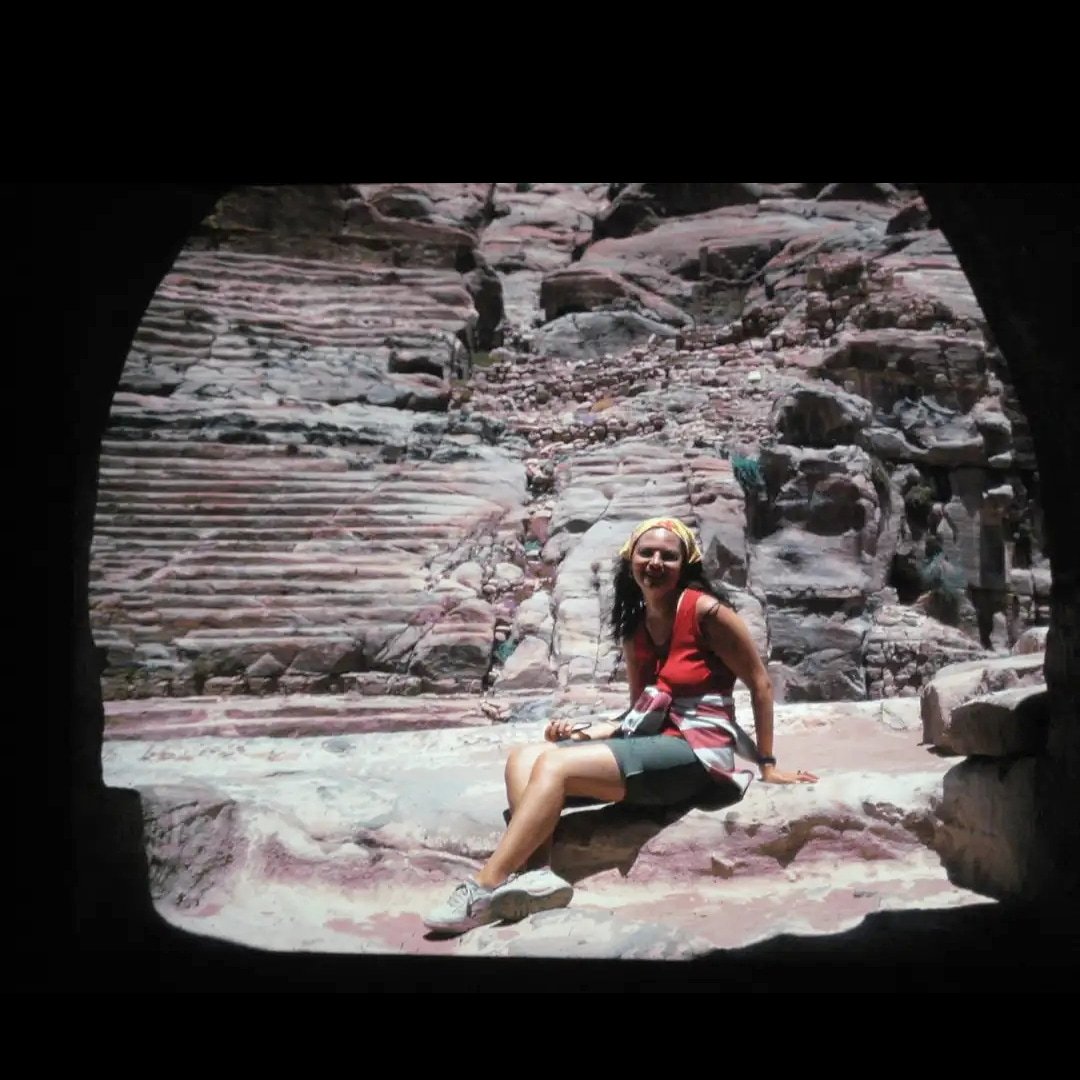 robertazennaro's tweet photo. Con questa foto di uno dei miei viaggi più avventurosi (Giordania 2002) partecipo al concorso promosso da Wizzair per vincere un volo per due persone, con destinazione ignota #getlostwizzItaly #getlostwithwizz https://t.co/Co0a1N3gu6