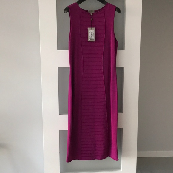 designerdivaC's tweet photo. So good I had to share! Check out all the items I'm loving on @Poshmarkapp from @PoutineandPrada #poshmark #fashion #style #shopmycloset #armanicollezioni #moschino #chanel: https://t.co/hl5S7rhtvL https://t.co/JCUkiE1ab6