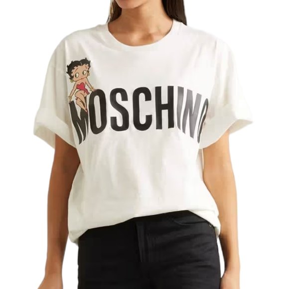 designerdivaC's tweet photo. So good I had to share! Check out all the items I'm loving on @Poshmarkapp from @PoutineandPrada #poshmark #fashion #style #shopmycloset #armanicollezioni #moschino #chanel: https://t.co/hl5S7rhtvL https://t.co/JCUkiE1ab6