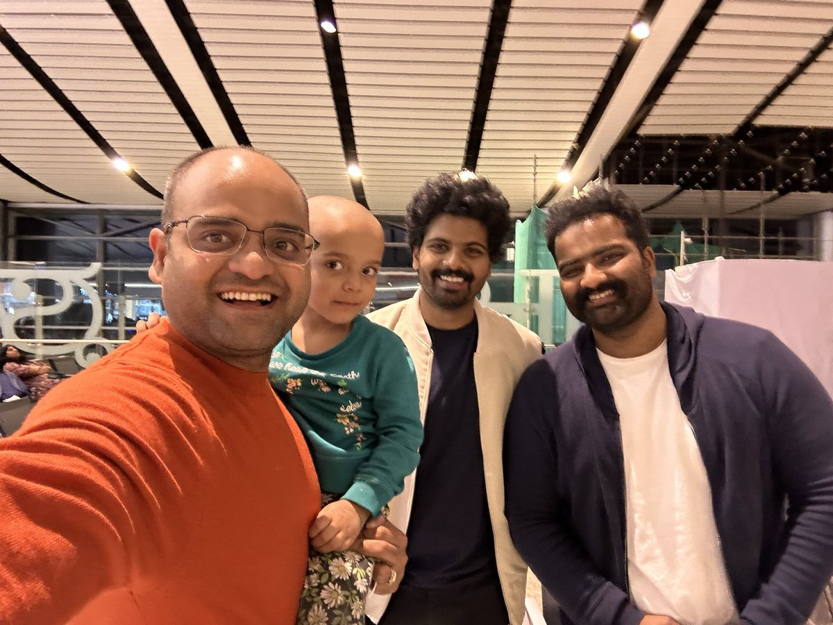 karunchennuri's tweet photo. Humble and sweet @kaalabhairava7 and @Simhakoduri23 spotted at Hyderabad airport. Blessed kids of @mmkeeravaani garu, strong contender #oscar 2023 for original composition #NaatuNaatu 

Sir bring home the #oscar🙏 https://t.co/QDfQPToHMF