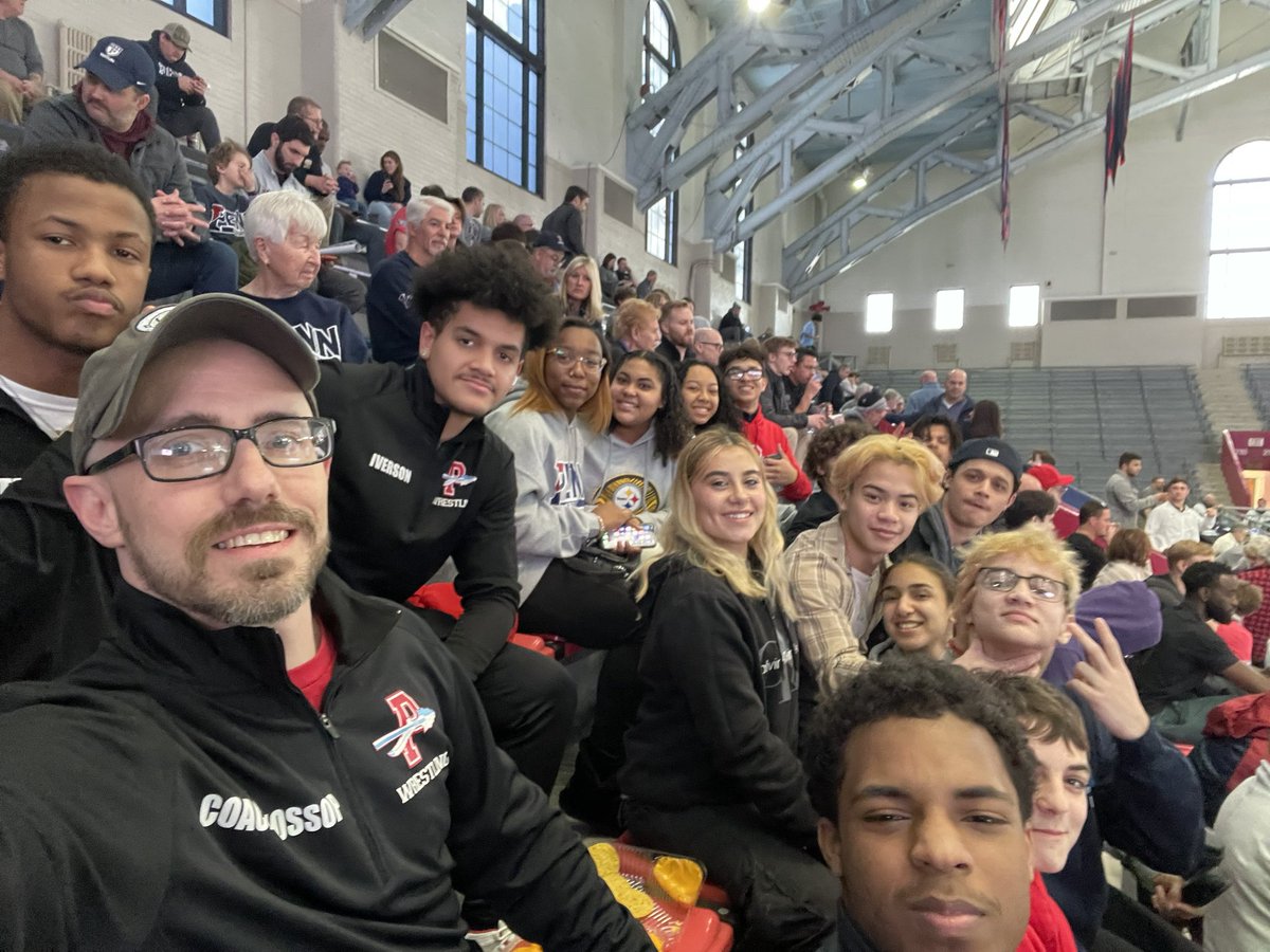 The team is on hand to watch the EIWA finals at The Palestra 💪 Best of luck to everyone involved!
@pennwrestling <a href="/EIWAwrestling/">EIWAwrestling</a> <a href="/PennsaukenAD/">Pennsauken High School Athletics</a>