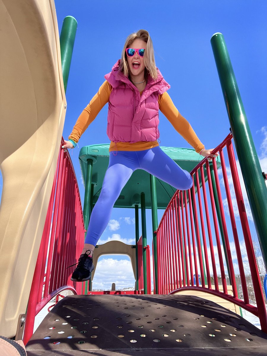 HeyItsMeMissJT's tweet photo. Just a typical day in my life. Beauty of a weekend. #PlaygroundFitness #CarmichaelPlayground #Parkour #RunJumpSoar Making a scene and making you look. 😜#MadeToMove #TheFitLife #OutdoorFitness #SunBum #WorkThoseMuscles #JumpAround #HangAround #FlyAround #SpringVibes ✌️💜❄️☀️🌷🌸 https://t.co/yFXPfQd1sF