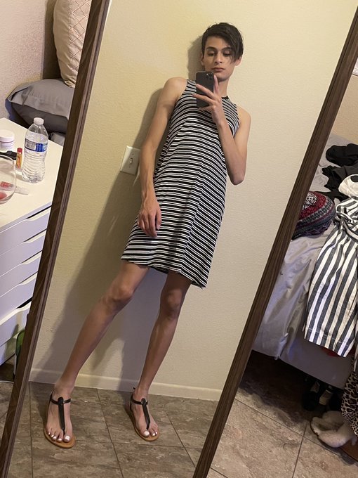 Short vs long hair 😄 https://t.co/sQ1BLMdDo9<a href="/tag/femboyfriday"class="tags"><span>#femboyfriday</span></a>