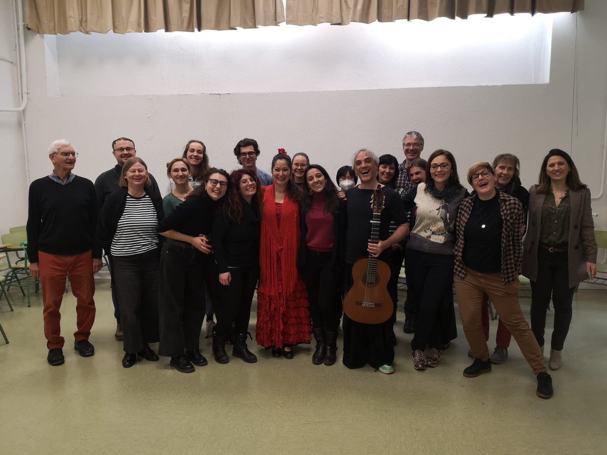 monicavinaras's tweet photo. Pusimos en práctica la teoría gracias a IG: @matrioskalere #neurociencia #flamenco #bienestar @Erasmus_Project @eseniors @WWU_Muenster @Corte_Mir_Siena @UCMccinf #plineu #32puntos https://t.co/tosB1JMQPK