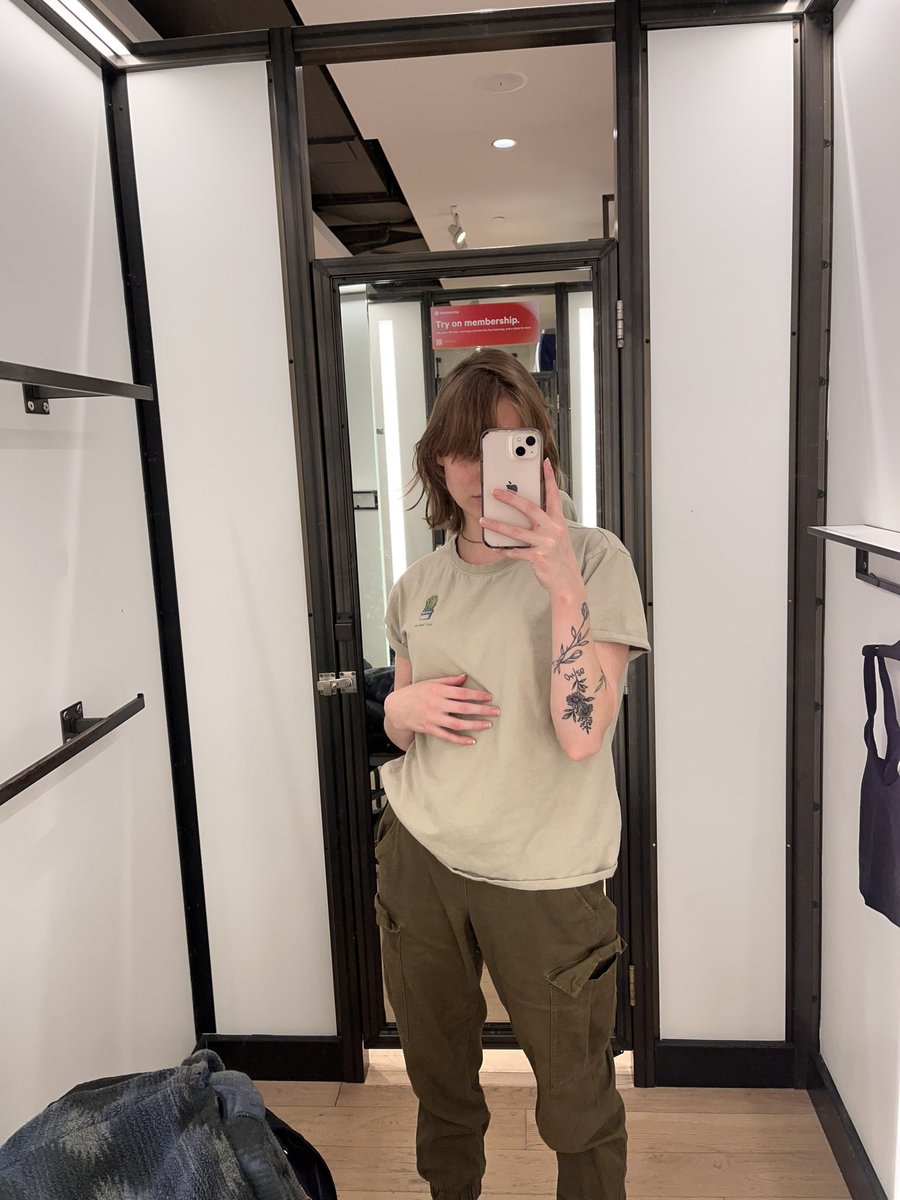 ItsMercey's tweet image. Fit check and I got my other side of my nose pierced ♡ let’s goo