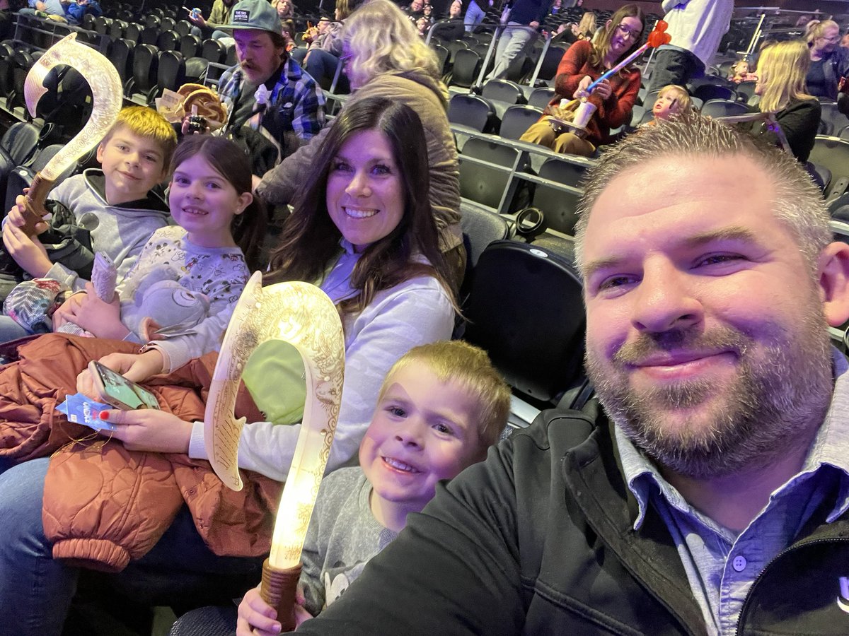 #DisneyOnIce