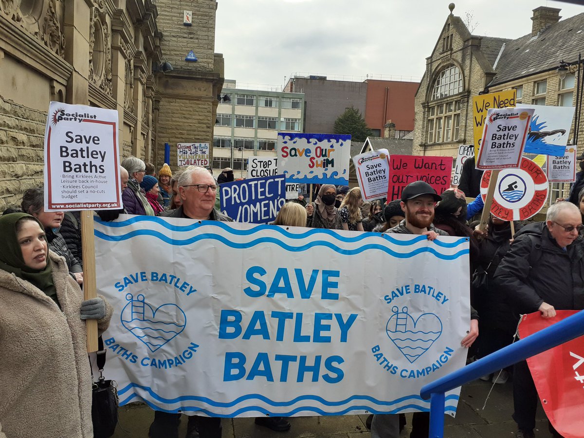 leedssp's tweet photo. ✊✊✊On Saturday we joined the demonstration to Save Batley Baths along with users of the baths and other local campaigners. Socialist Party Yorkshire regional secretary Iain Dalton was among the speakers at the demonstration.
#SaveBatleyBaths #batley #batleybaths #saveourpool https://t.co/aHvXLuUSRv