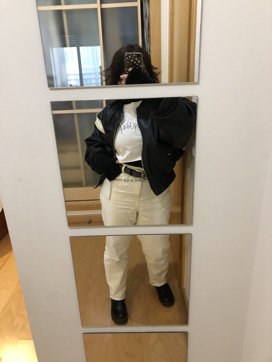 studywithlena's tweet image. Sua última selfie é vc por fora e seu último meme é vc por dentro

NOT O MEME DO CAMÕES